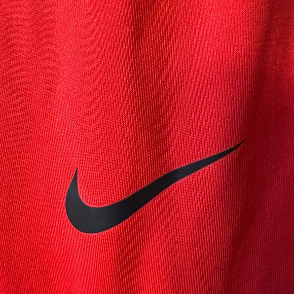 EUC Women’s Nike pullover- size medium - Picture 3 of 5